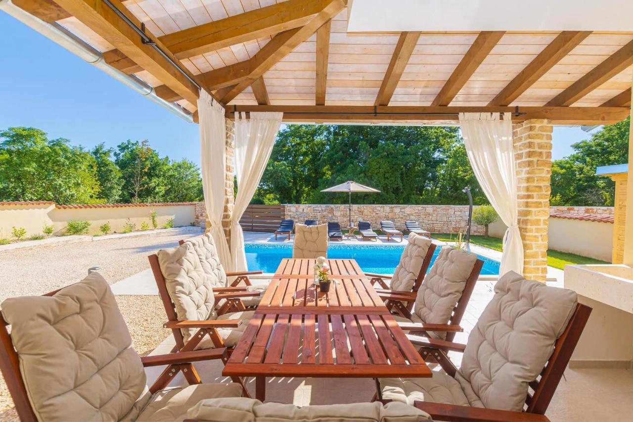 Villa David - Luxurious Secluded Villa With A Heated Pool Butkovići Esterno foto