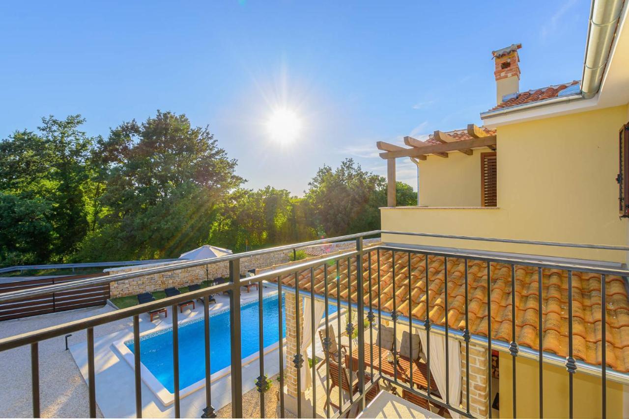 Villa David - Luxurious Secluded Villa With A Heated Pool Butkovići Esterno foto