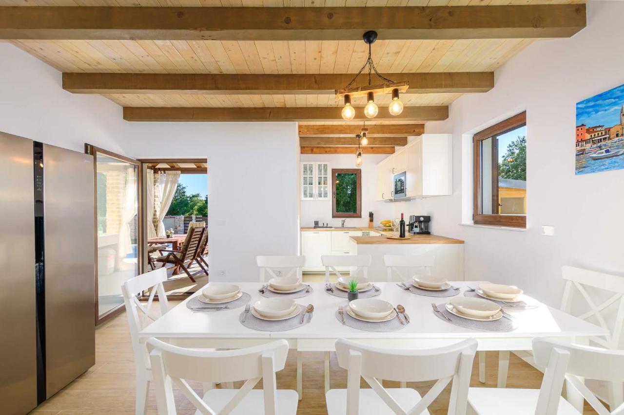 Villa David - Luxurious Secluded Villa With A Heated Pool Butkovići Esterno foto