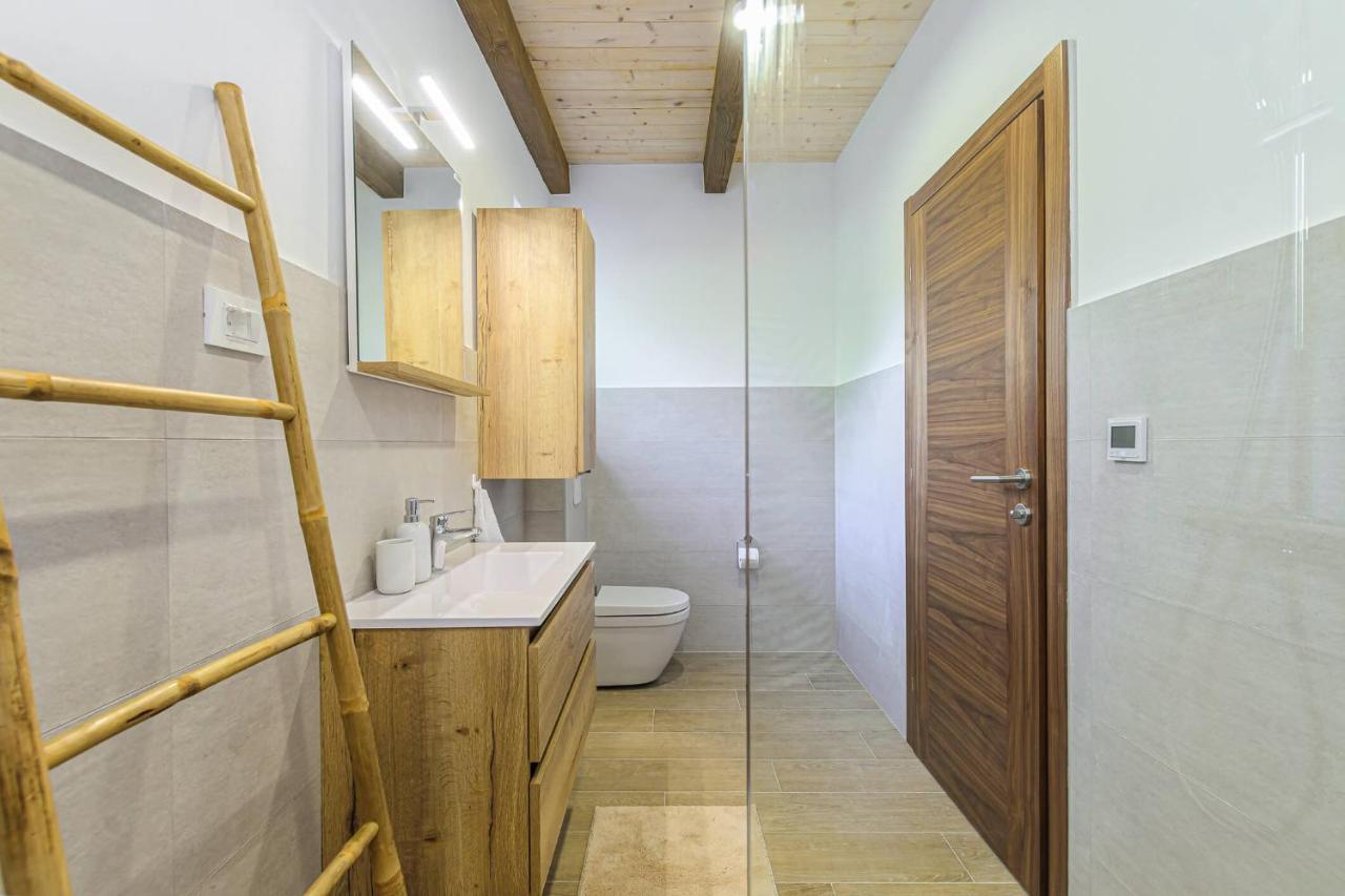 Villa David - Luxurious Secluded Villa With A Heated Pool Butkovići Esterno foto