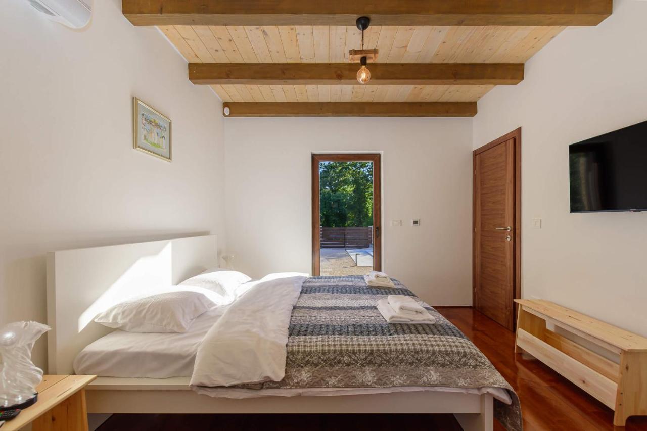 Villa David - Luxurious Secluded Villa With A Heated Pool Butkovići Esterno foto